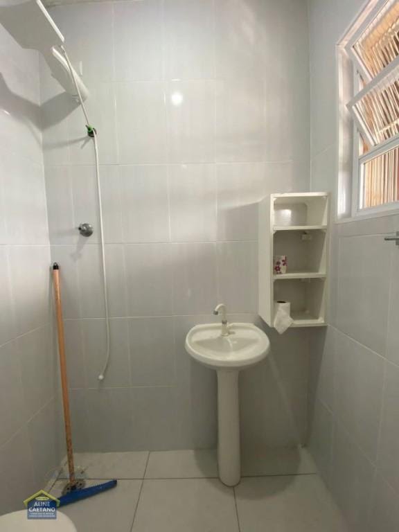 Casa à venda com 3 quartos, 1 suíte, 3 vagas e 150m² no Tupi, Praia Grande (SP) — foto 17 de 30