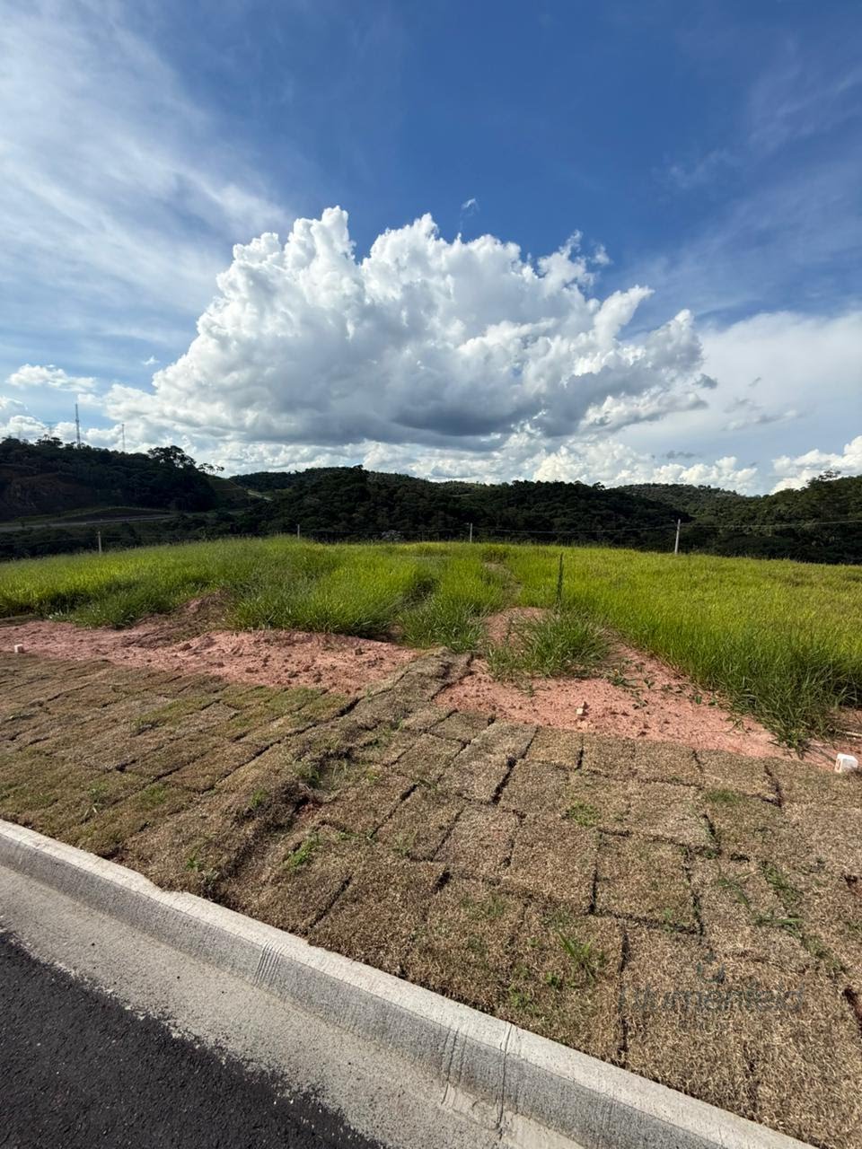 Terreno à venda com 250m² de terreno no São Bento, Arujá — foto principal