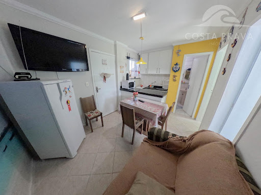 Potencial Airbnb Frente Mar, Praia Brava. Shows e Comércios.