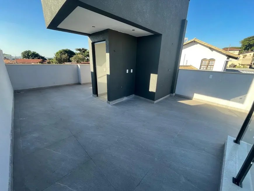 Casa à venda com 3 quartos, 3 banheiros, 1 vaga e 110m² no Planalto, Belo Horizonte — foto principal