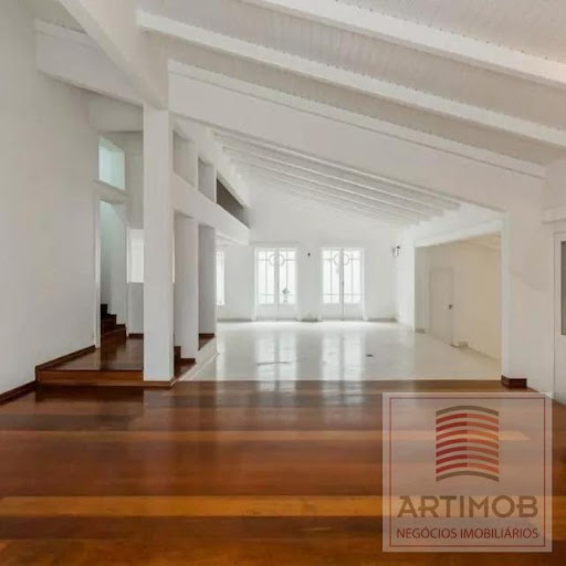 Casa à Venda no Jardim Guedala SP: 443m², 3 Suítes, 5 Banheiros