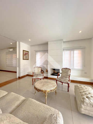 Casa de Condomínio em Alphaville - Santana de Parnaíba, SP
