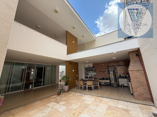 Casa à Venda no Derby Clube Sobral: 5 Suítes, 400m², R$2,2Mi