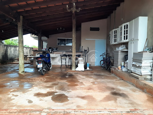 Casa em Vila Jardim  -  Adamantina