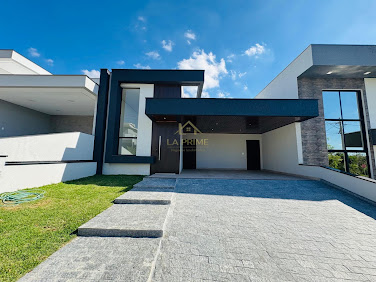 Casa de condomínio em Cajuru do Sul - Sorocaba, SP - 03 Dormitórios - 03 Suites - 04 Banheiros - 04 Vagas - Piscina