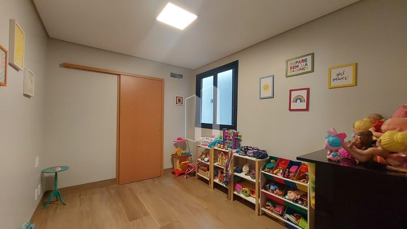 Casa à venda com 4 quartos, 3 suítes, 4 vagas e 212m² no Jardins Porto, Senador Canedo (GO) — foto 15 de 27