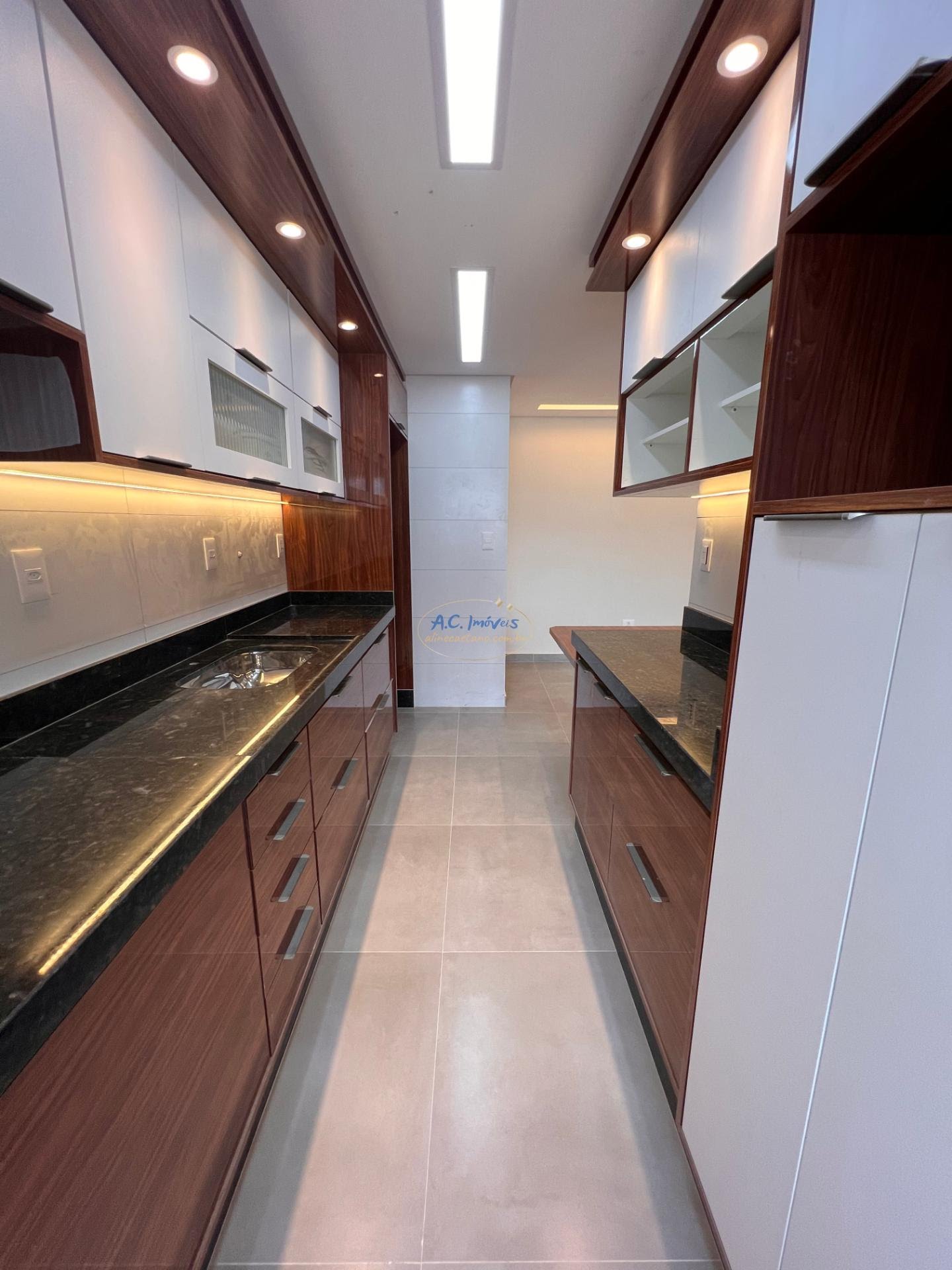 Apartamento à venda com 2 quartos, 1 suíte, 2 vagas e 87m² no Real, Praia Grande (SP) — foto 8 de 30