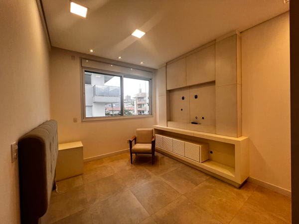 Casa à venda com 2 quartos, 1 suíte, 2 vagas e 180m² no Jurerê, Florianópolis (SC) — foto 16 de 17