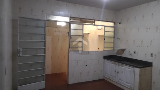 Imóvel em Centro - Alfenas: 3Dormitórios sendo1 Suíte, 3Banheiros locação por R$ 1480 + CONDOMINIO