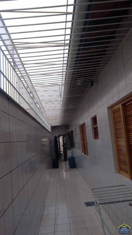 Casa à venda com 3 quartos, 1 suíte, 4 vagas e 131m² no Vila Tupi, Praia Grande (SP) — foto 23 de 30