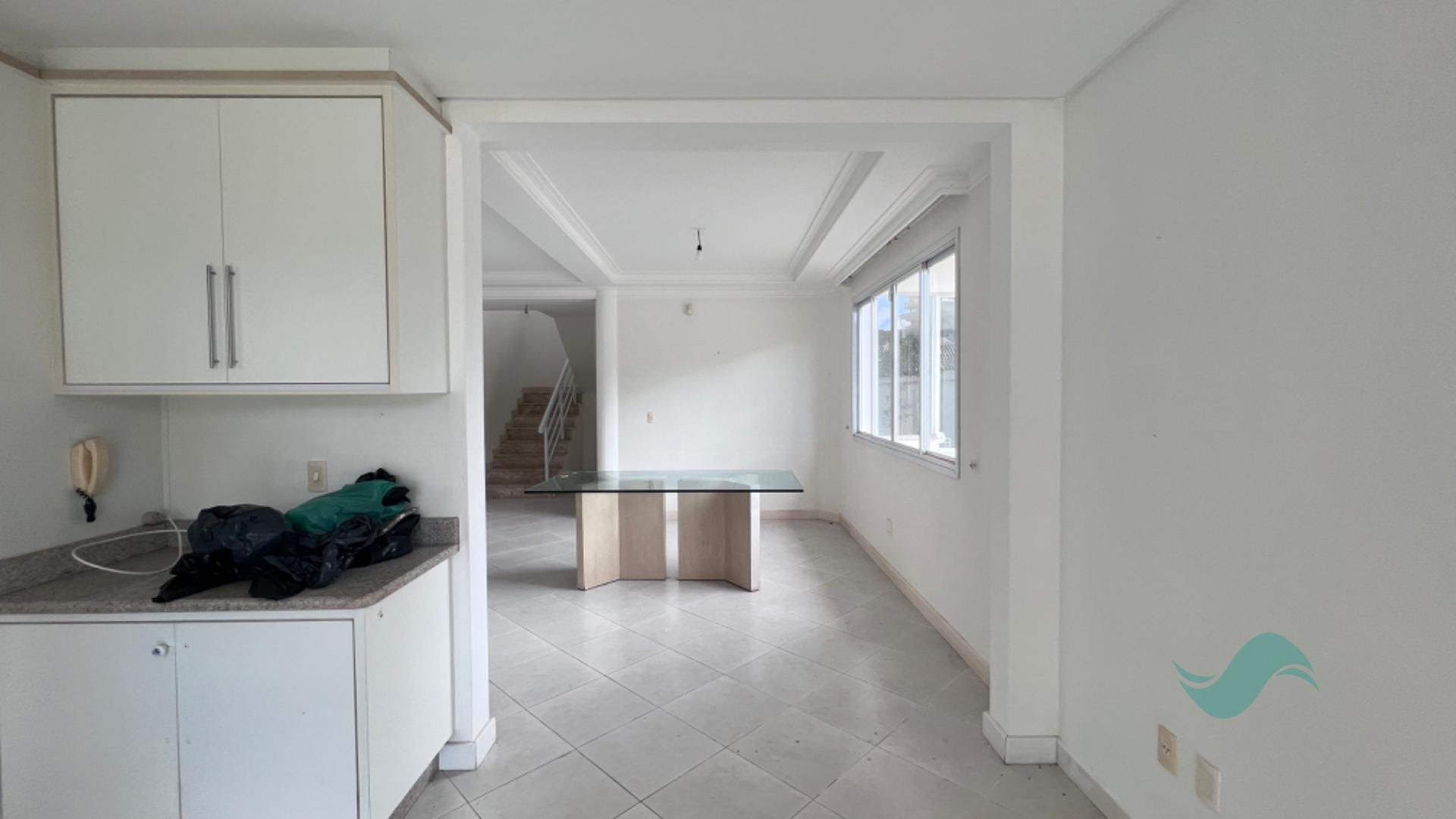 Casa à venda com 4 quartos, 3 suítes, 2 vagas e 286m² no Jurerê, Florianópolis (SC) — foto 21 de 23