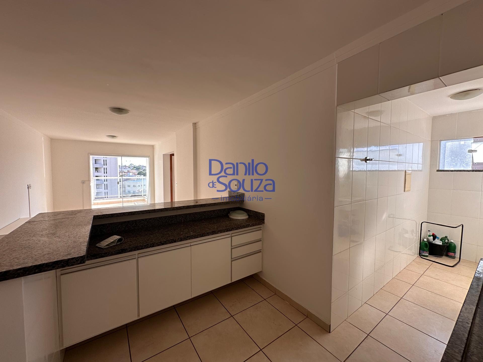 Apartamento à venda com 2 quartos, 1 suíte, 1 vaga e 79m² no Centro, Araxá (MG) — foto 3 de 10