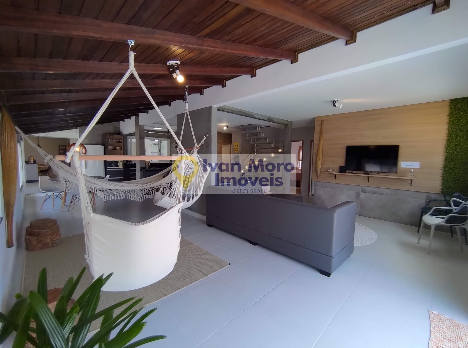 Casa para alugar com 4 quartos, 1 suíte, 4 vagas e 250m² no Daniela, Florianópolis (SC) — foto 13 de 30