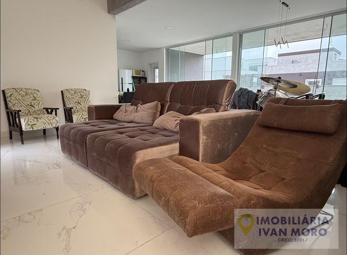 Casa à venda com 3 quartos, 3 suítes, 4 vagas e 212m² no São João do Rio Vermelho, Florianópolis (SC) — foto 4 de 23