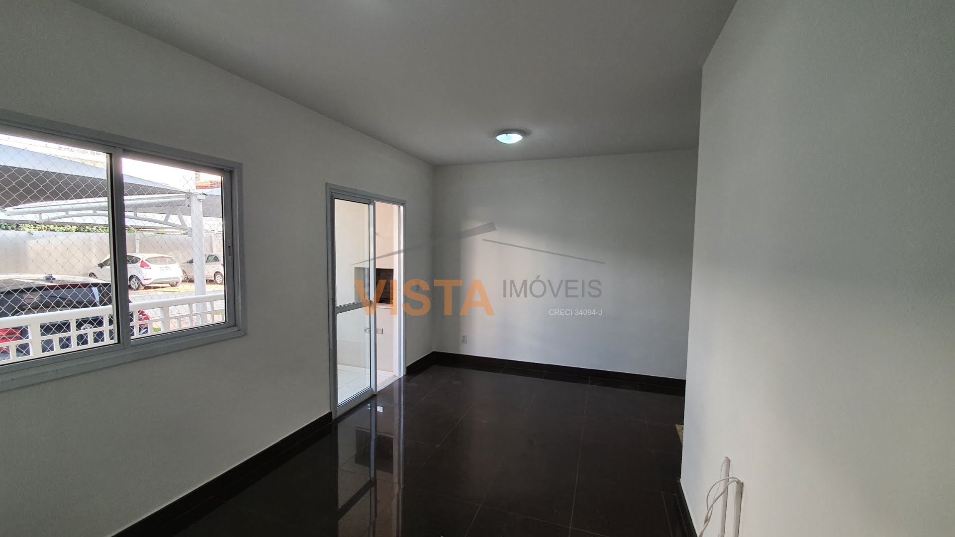 SALA COM PISO EM GRANITO