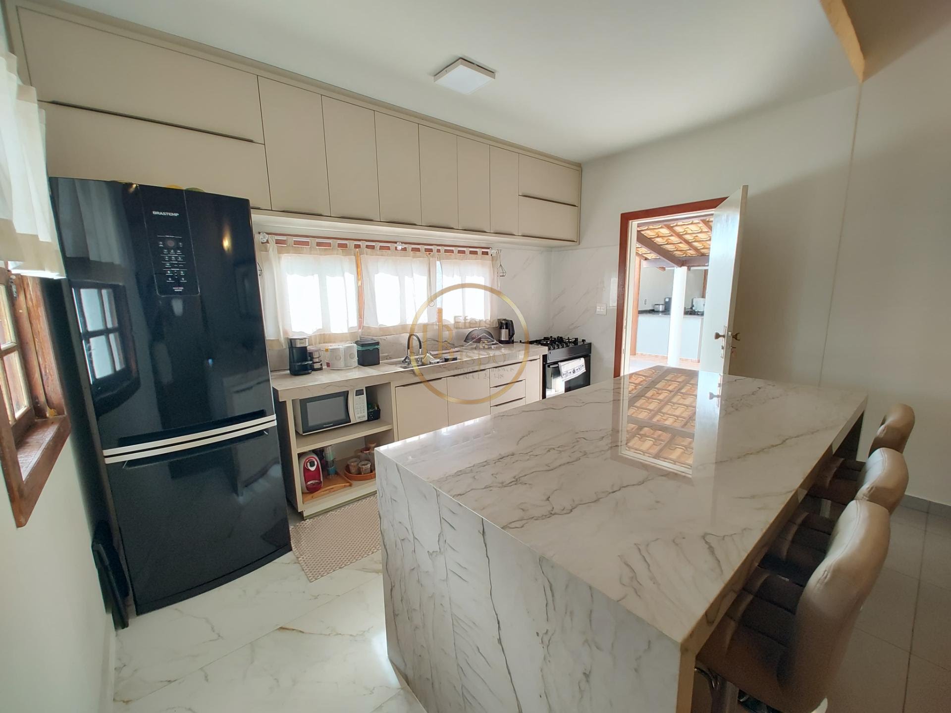 Casa à venda com 3 quartos, 3 suítes, 2 vagas e 180m² no Village 2, Porto Seguro (BA) — foto 4 de 13