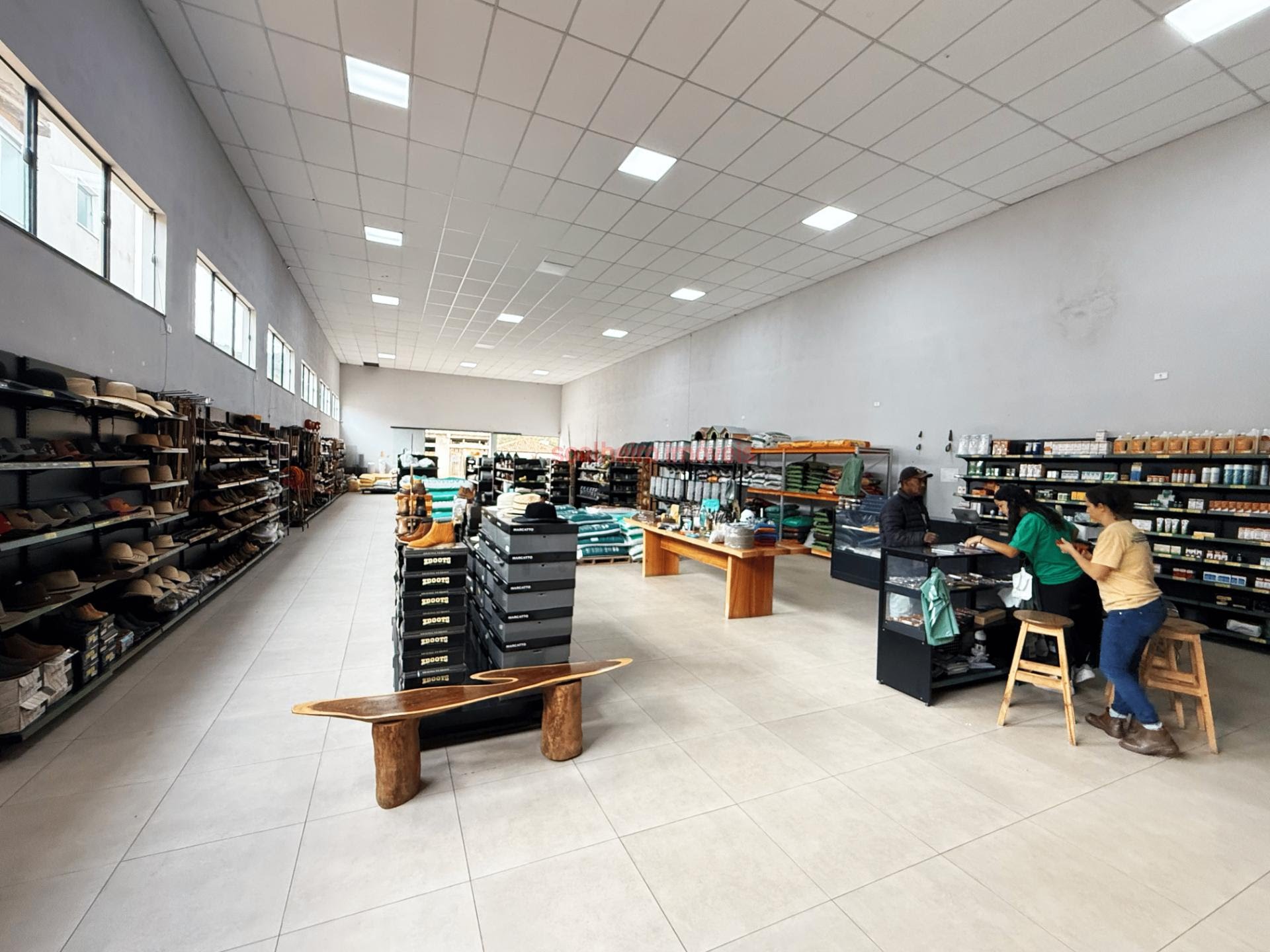 Interior do galpã