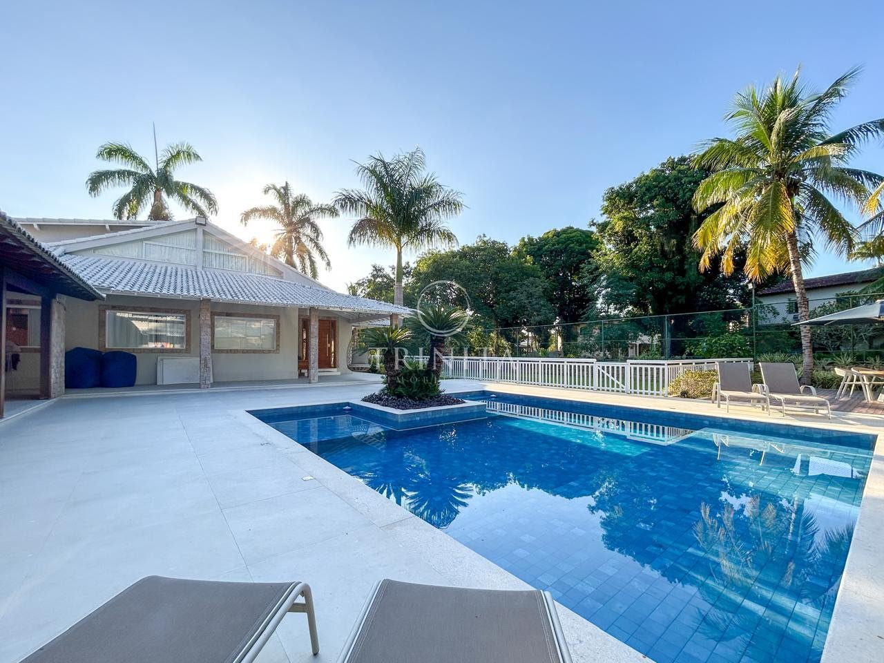 piscina-trinitaimobiliaria-condomíniovilarejo
