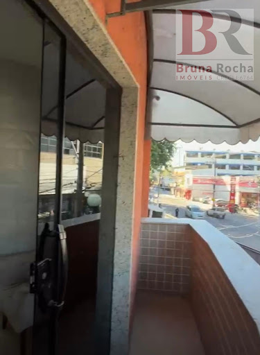 Sobrado em Centro  -  Magé