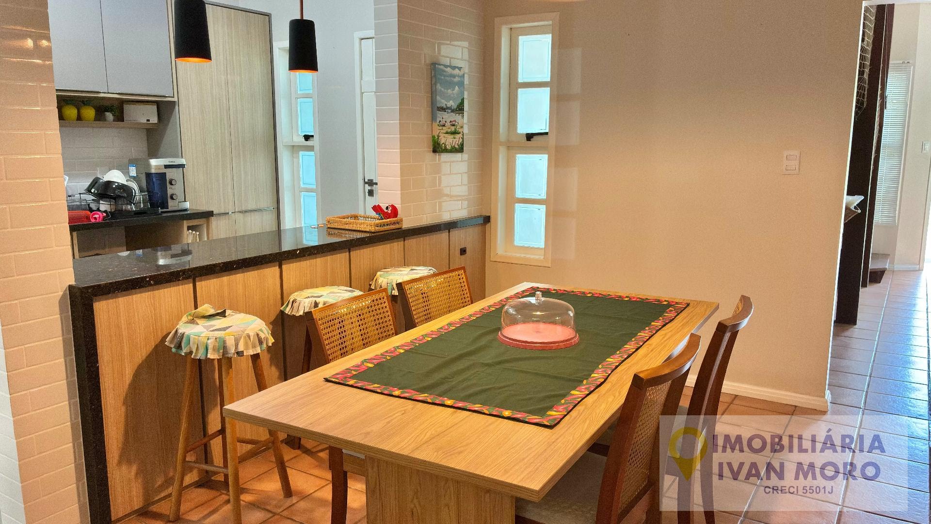 Casa para alugar com 6 quartos, 1 suíte, 2 vagas e 270m² no Daniela, Florianópolis (SC) — foto 24 de 30
