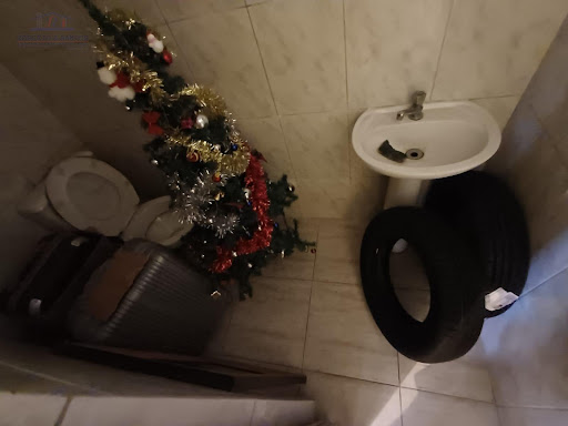 banheiro do quarto de despensa