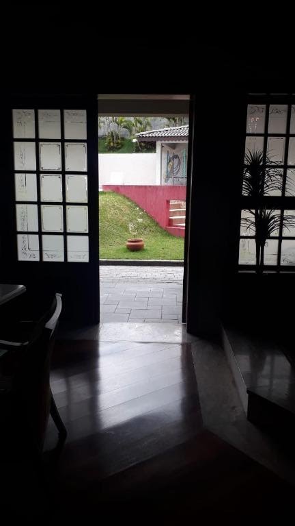 Casa à venda com 4 quartos, 4 suítes, 6 vagas e 860m² no Arujázinho I, II e III, Arujá (SP) — foto 10 de 17