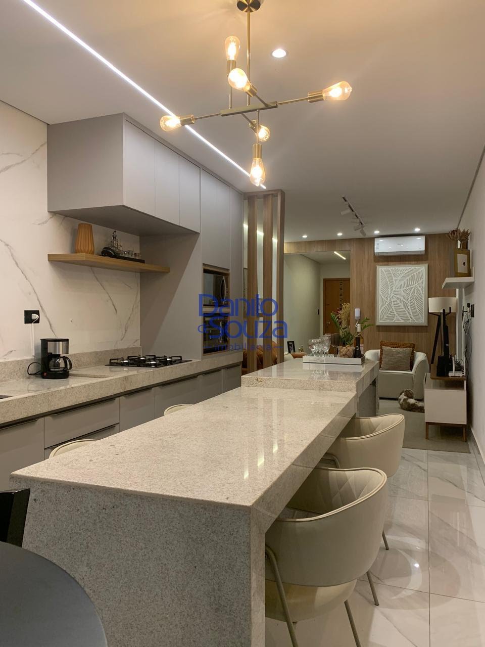 Apartamento à venda com 2 quartos, 1 suíte e 1 vaga no Guilhermina Vieira Chaer, Araxá (MG) — foto 4 de 12