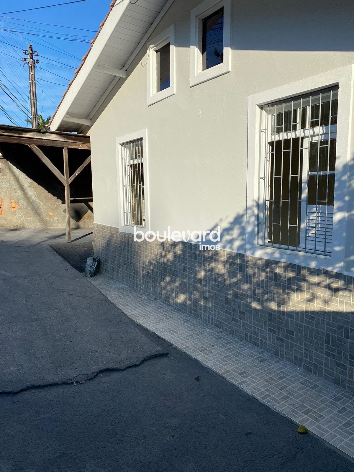 Casa à venda com 3 quartos, 1 banheiro, 1 vaga e 110m² no Centro, São José (SC) — foto 2 de 23