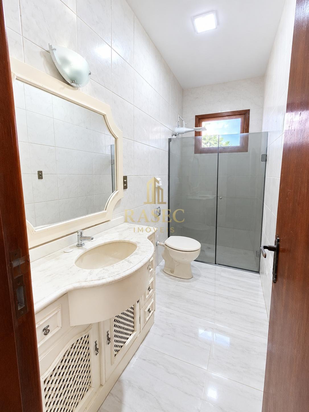 Casa para alugar com 5 quartos, 1 suíte, 2 vagas e 468m² no Centro I, Brusque (SC) — foto 16 de 16