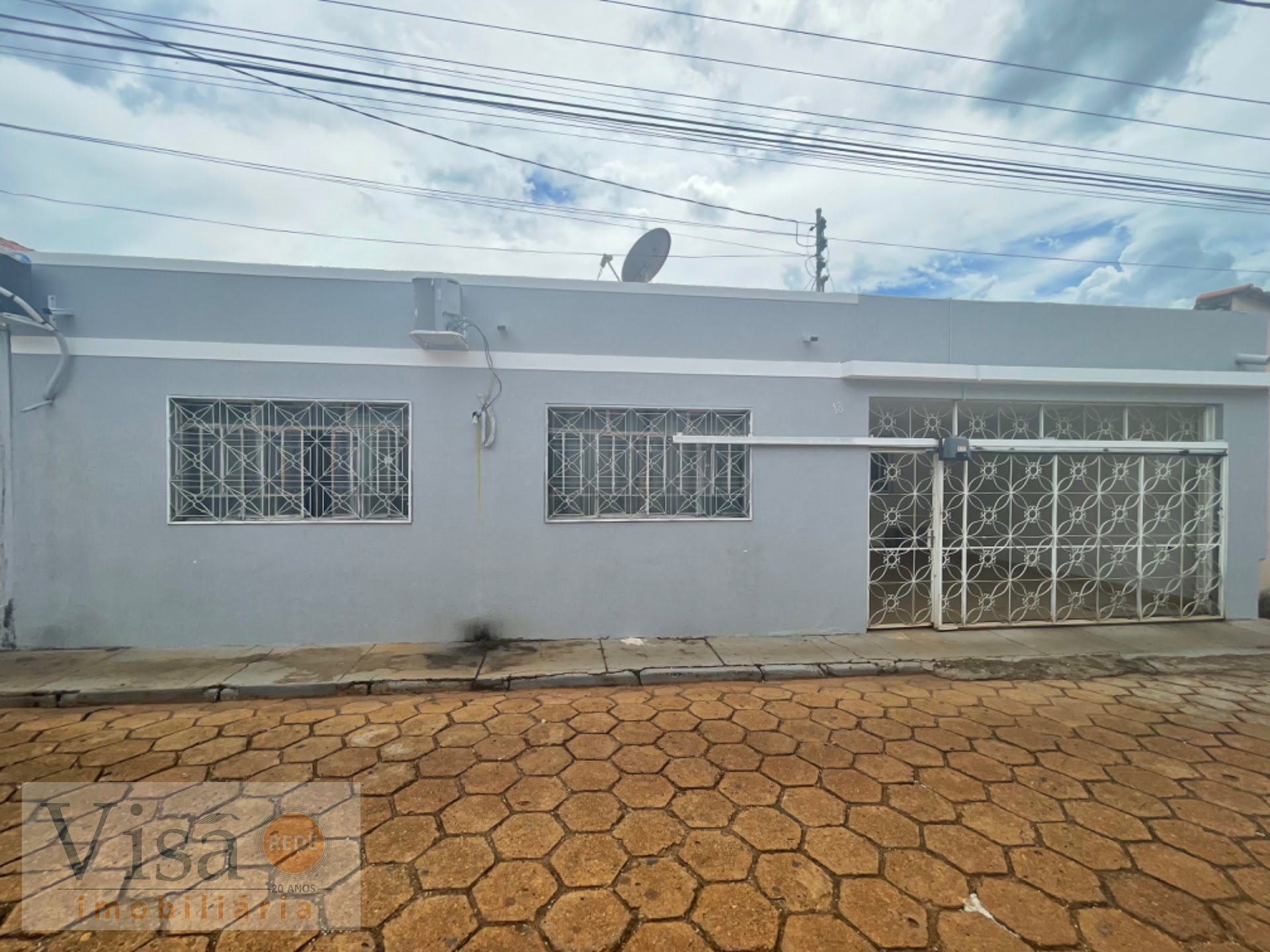 Casa à venda com 3 quartos, 1 suíte, 2 vagas e 250m² no Centro, Paracatu (MG) — foto 2 de 13