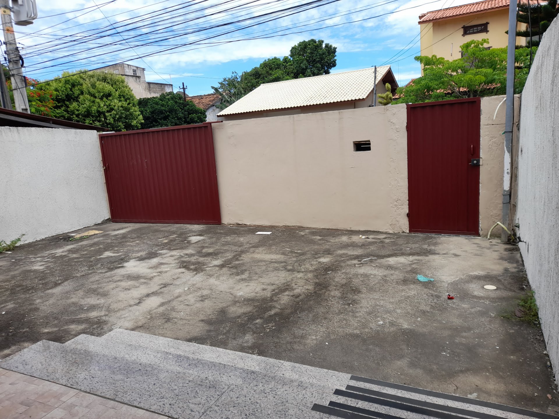 area frente casa