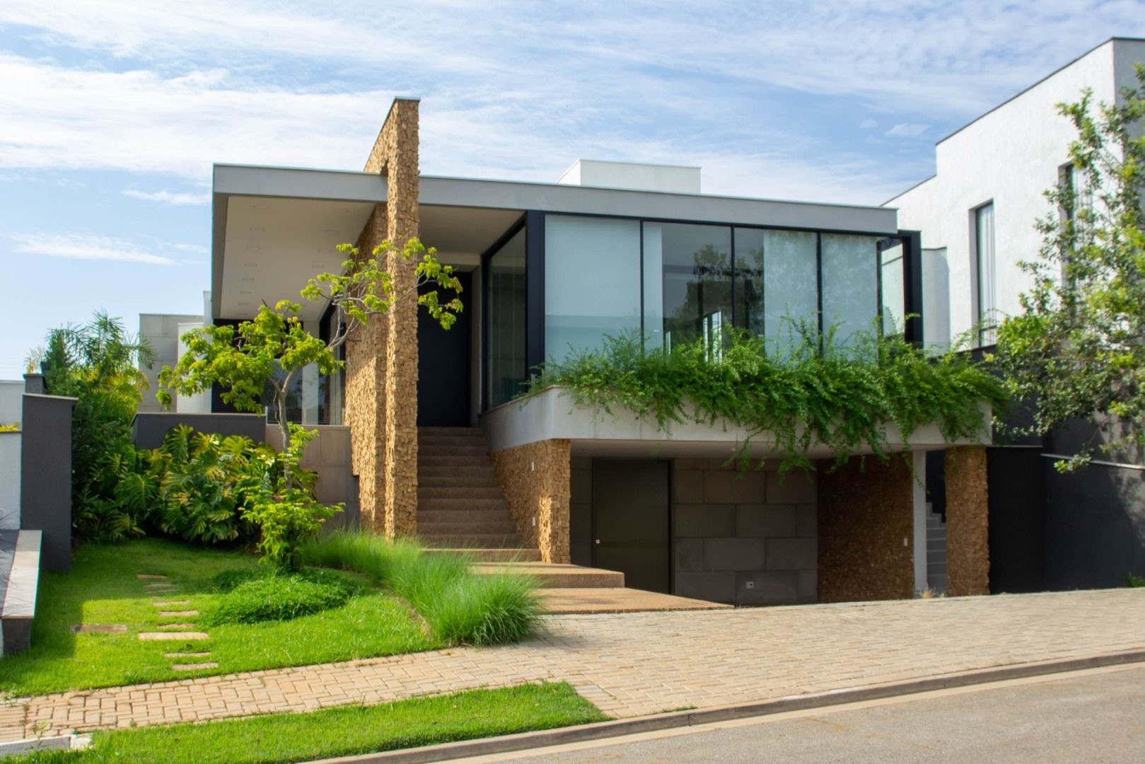 Casa à venda com 3 quartos, 5 banheiros, 6 vagas e 264m² no Alphaville 3, Votorantim — foto principal