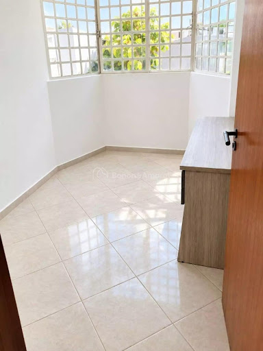 Casa, 3 quartos, 230 m² - Foto 3