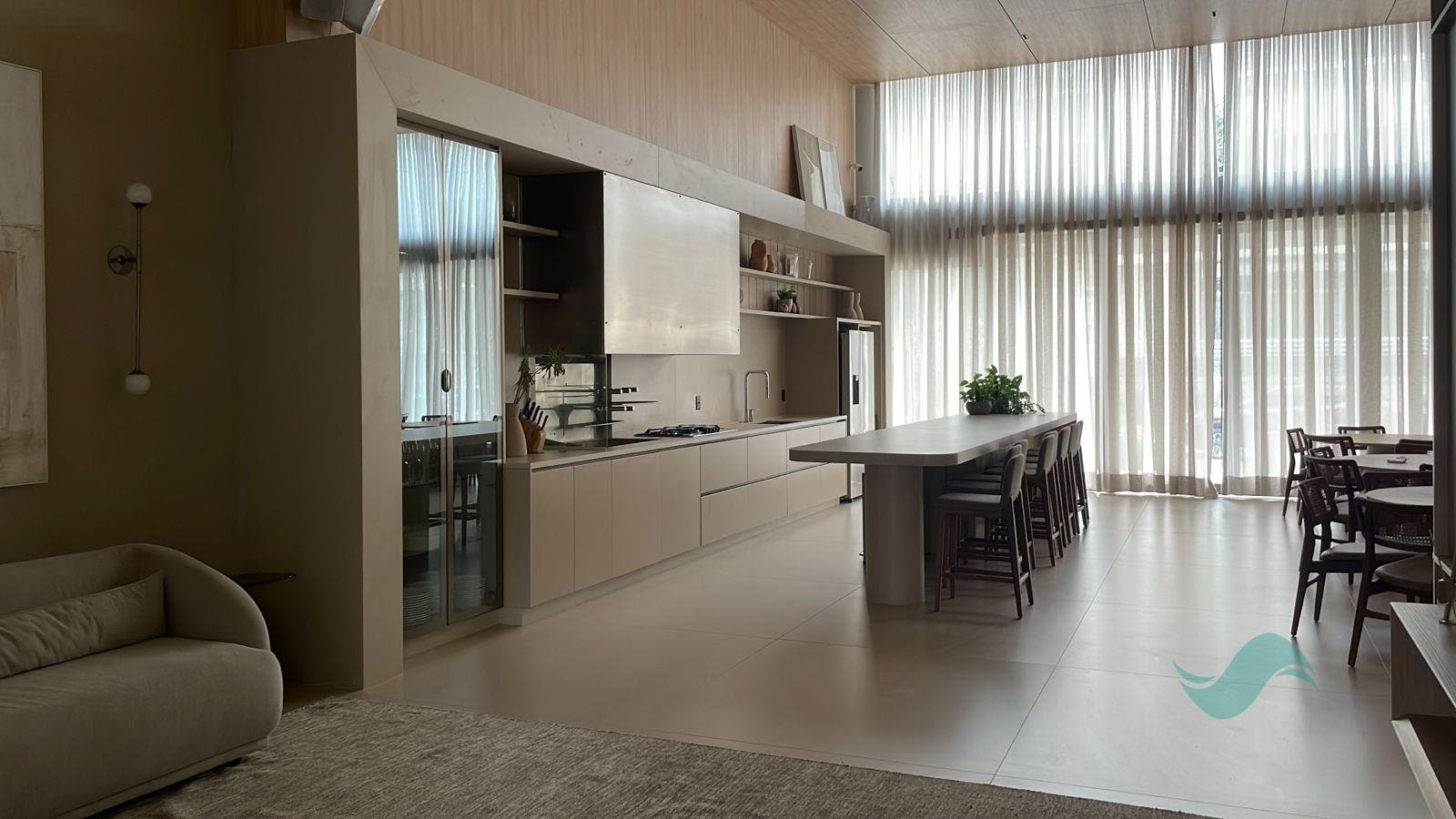 Cobertura à venda com 3 quartos, 3 suítes, 2 vagas e 216m² no Jurerê, Florianópolis (SC) — foto 13 de 16
