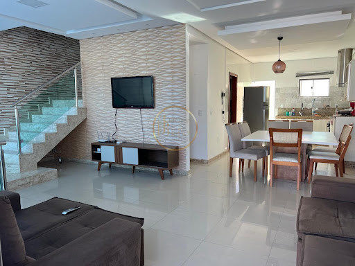 Casa 4 Suítes na Orla Taperapuã, Porto Seguro – 130m² à Venda