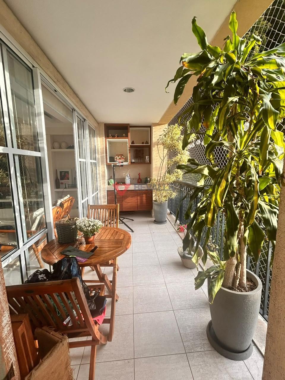 Apartamento à venda com 4 quartos, 4 suítes, 1 vaga e 220m² no Botafogo, Rio de Janeiro (RJ) — foto 3 de 30