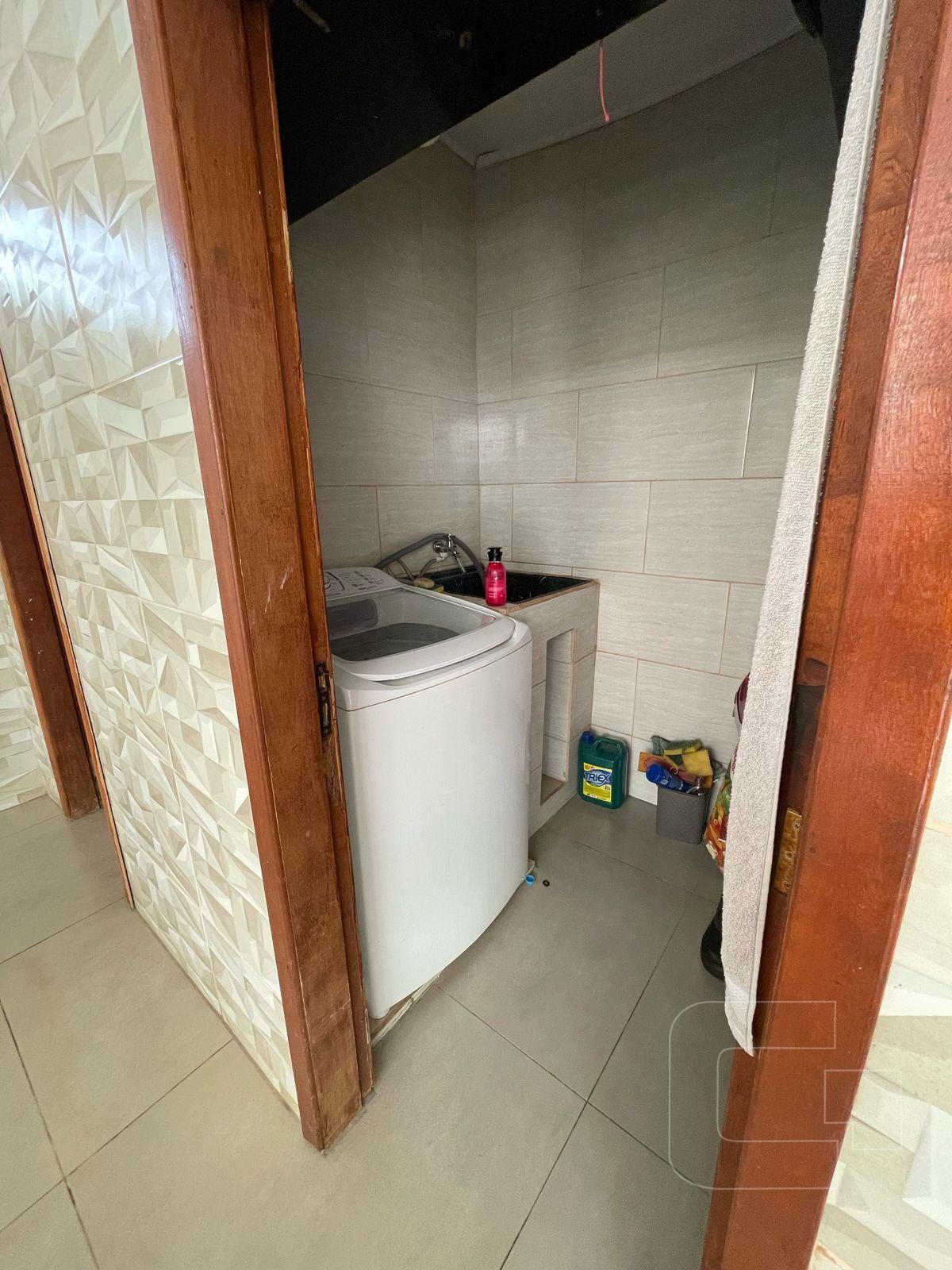 Casa à venda com 3 quartos, 4 vagas e 278m² no Jardim Flamingos, Apucarana (PR) — foto 13 de 26