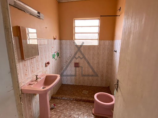 BANHEIRO (PARTE DE CIMA)