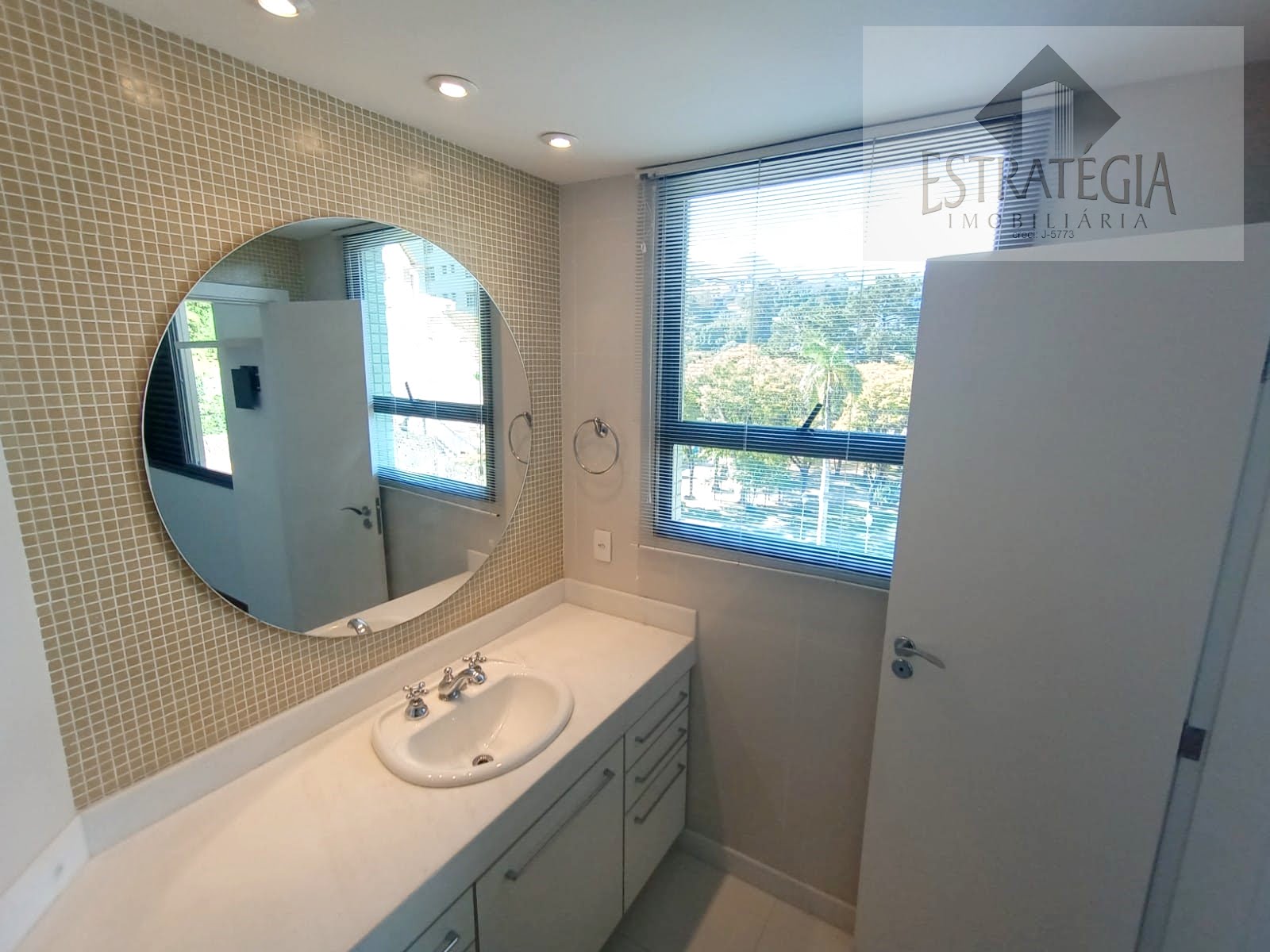 Apartamento à venda com 4 quartos, 2 suítes, 3 vagas e 250m² no Centro, Petrópolis (RJ) — foto 17 de 30