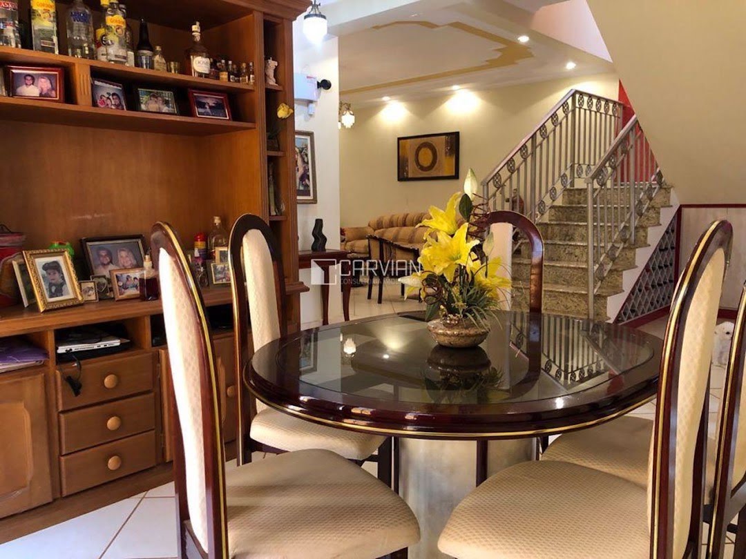 Casa à venda com 4 quartos, 1 suíte, 4 vagas e 335m² no Jardim Califórnia, Ribeirão Preto (SP) — foto 7 de 24