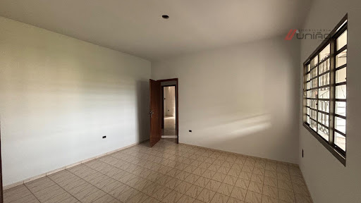 Apartamento sobreloja em Zona VII  -  Umuarama