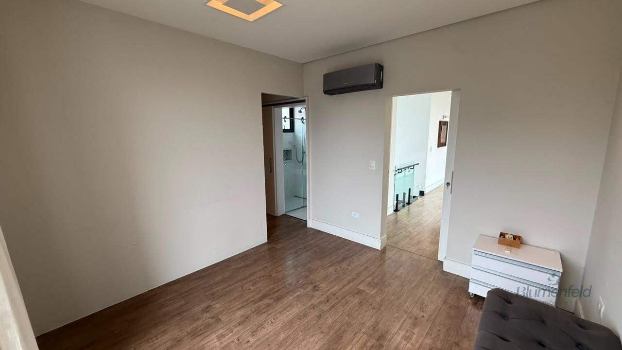 Casa à venda com 4 quartos, 4 suítes, 6 vagas e 370m² no Condomínio Real Park, Arujá (SP) — foto 22 de 30