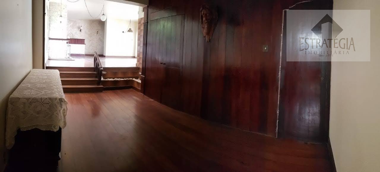 Casa à venda com 4 quartos, 2 suítes, 2 vagas e 277m² no Valparaiso, Petrópolis (RJ) — foto 8 de 18