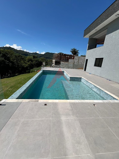 Linda Casa no Condomínio Entre Serras e Aguas   -  Vargem