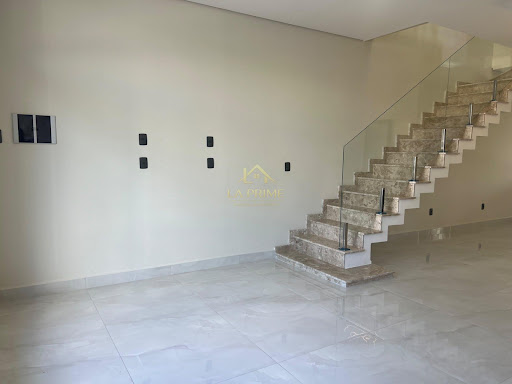 Casa em Condomínio no Jardim Eucaliptos em Sorocaba, 153m²,  03 dormitórios, 01 suíte , 02 vagas de garagem.