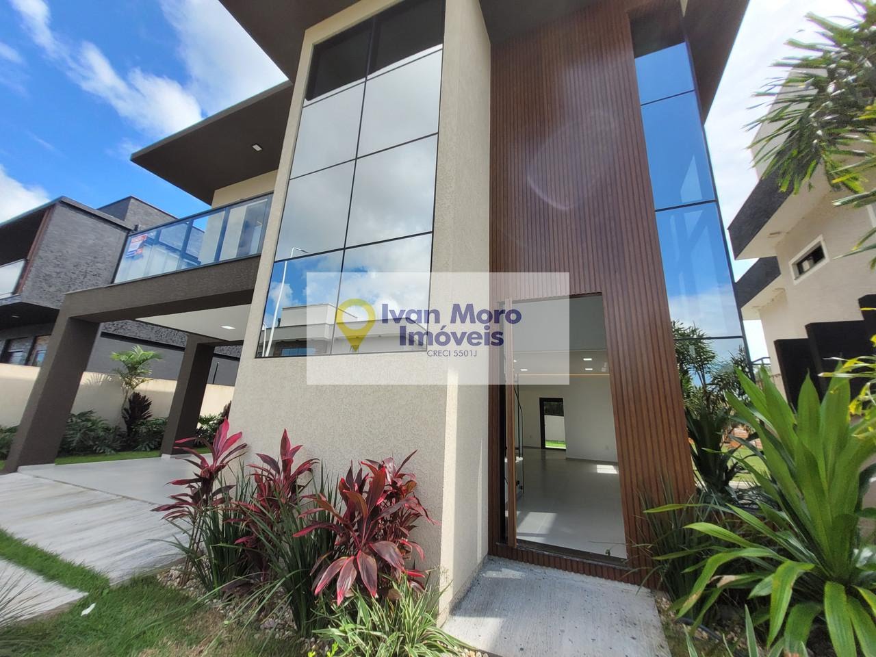 Casa à venda com 4 quartos, 4 banheiros, 4 vagas e 270m² no São João do Rio Vermelho, Florianópolis — foto principal
