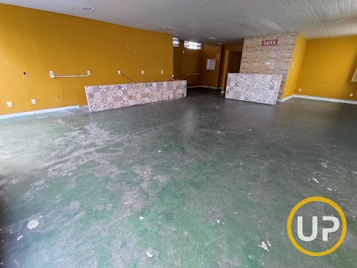 Casa Comercial - Frente Para a Rua