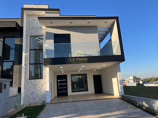 Casa à venda no Condomínio Villagio Wanel – Sorocaba/SP 220m² de área construída, 05 dormitórios, sendo 3 suítes e 04 vagas de garagem.