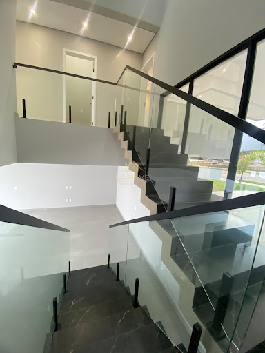 Casa de Condomínio em Wanel Ville - Sorocaba/SP - 03 Suítes - Escritório -04 Vagas - Piscina