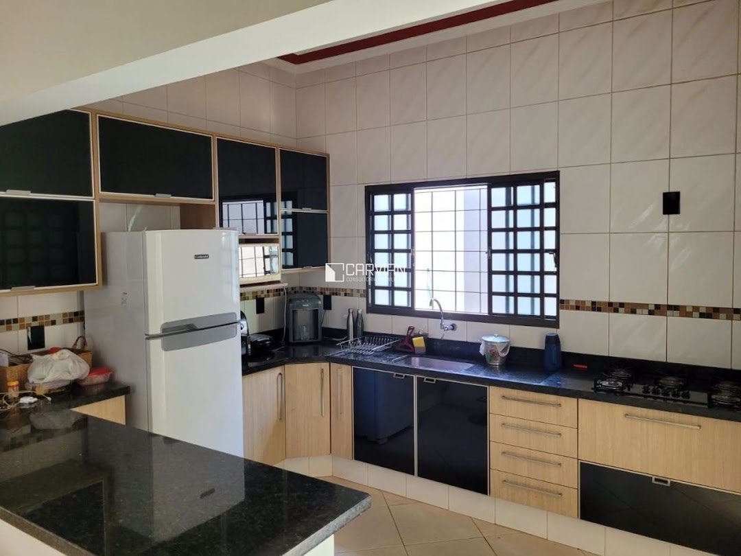 Casa à venda com 3 quartos, 1 suíte, 4 vagas e 170m² no Jardim Jóquei Clube, Ribeirão Preto (SP) — foto 4 de 11